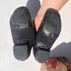 Capsize soft dance shoes